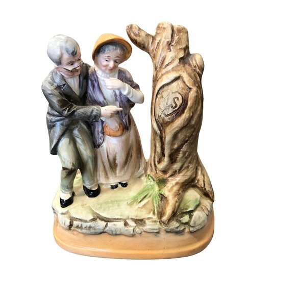 Elderly Couple Tree JS Love Heart Carving Vintage Ceramic Figurine Musical - Picture 1 of 8
